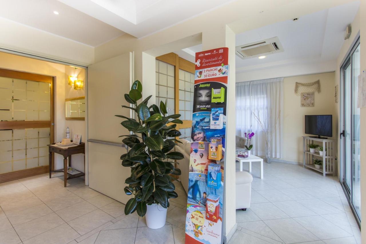 Hotel Savana Rimini Extérieur photo