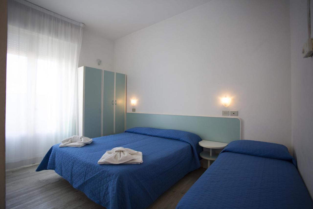 Hotel Savana Rimini Extérieur photo